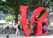 ロバート・インディアナ「LOVE」